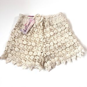 NWT Wallflower Lined Lace Shorts